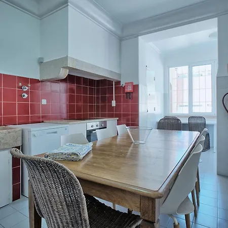 Für 13 Personen und 1 Kind In Lissabon, Regio De Costa De - B58339 Apartment