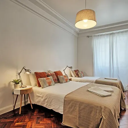 Apartment Für 13 Personen und 1 Kind In Lissabon, Regio De Costa De - B58339 *